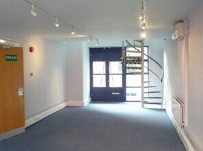 167-169 London Rd, Kingston Upon Thames for lease Interior Photo- Image 2 of 2