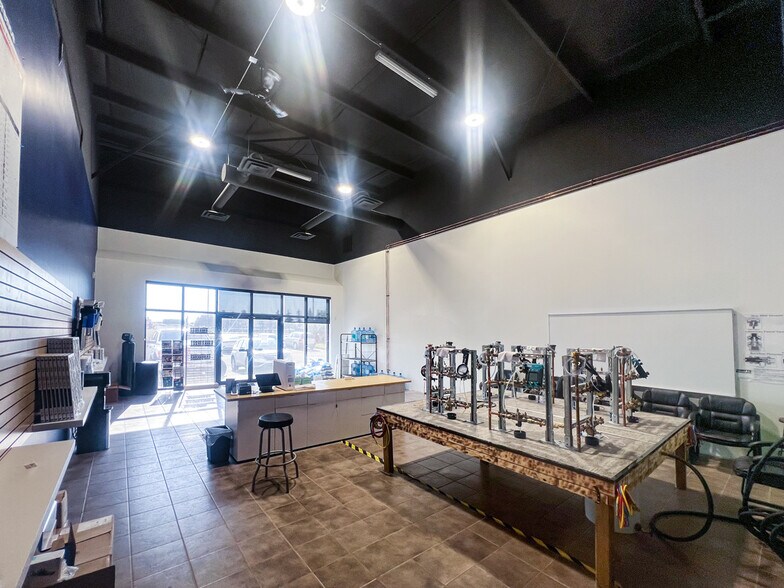 82 Boulder Blvd, Stony Plain, AB for lease - Building Photo - Image 2 of 5