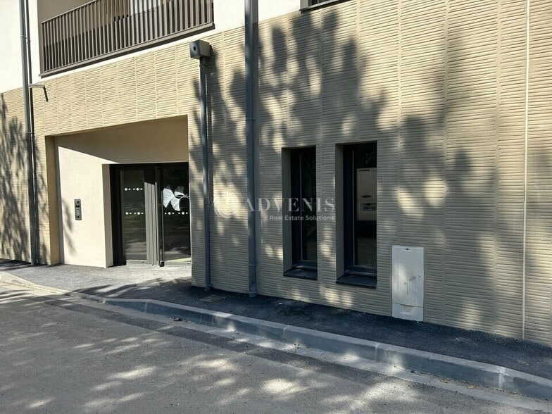 Office in La Riche for sale - Building Photo - Image 2 of 9