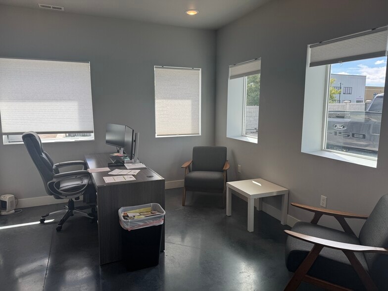 2294 W 700 S, Springville, UT for sale - Interior Photo - Image 3 of 35