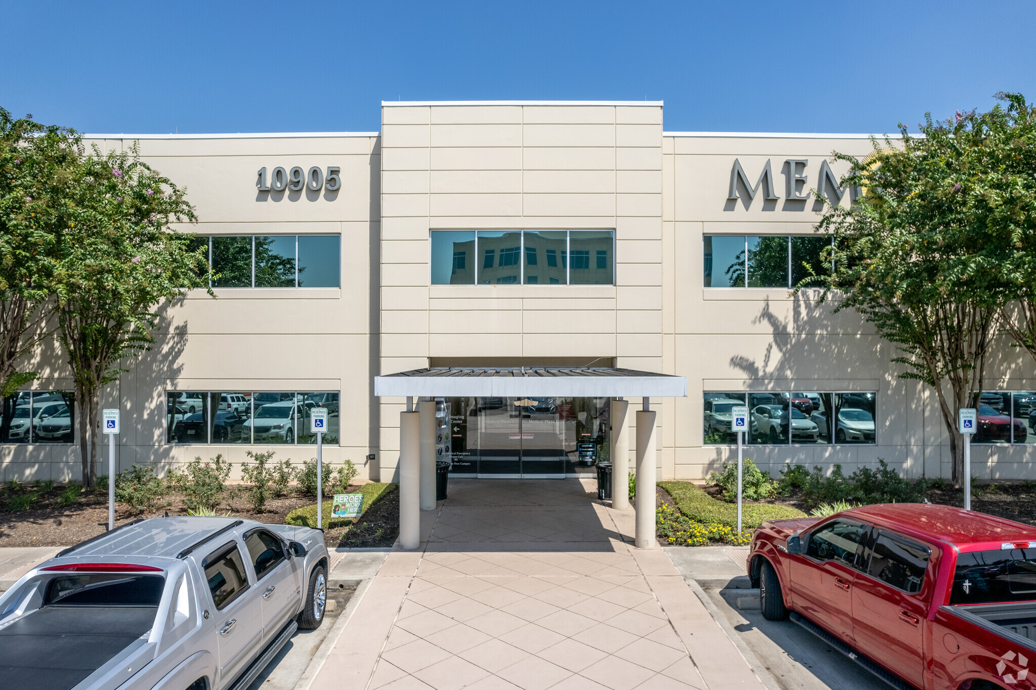 10905 Memorial Hermann Dr, Pearland, TX for lease Building Photo- Image 1 of 11