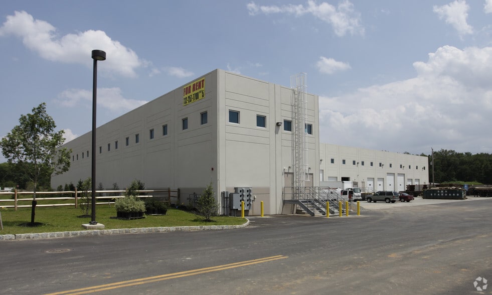 600 Hartle St, Sayreville, NJ for lease - Building Photo - Image 2 of 13