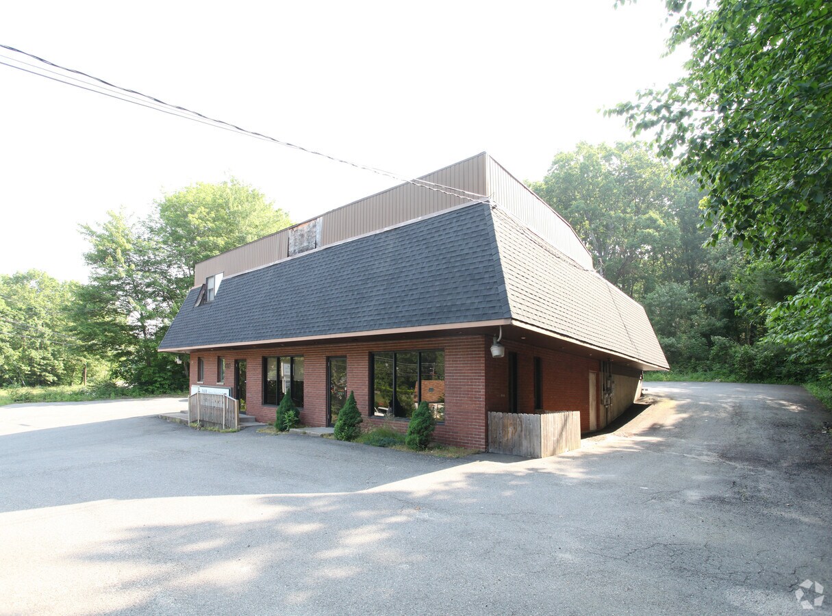 608 Wolcott Rd, Wolcott, CT 06716