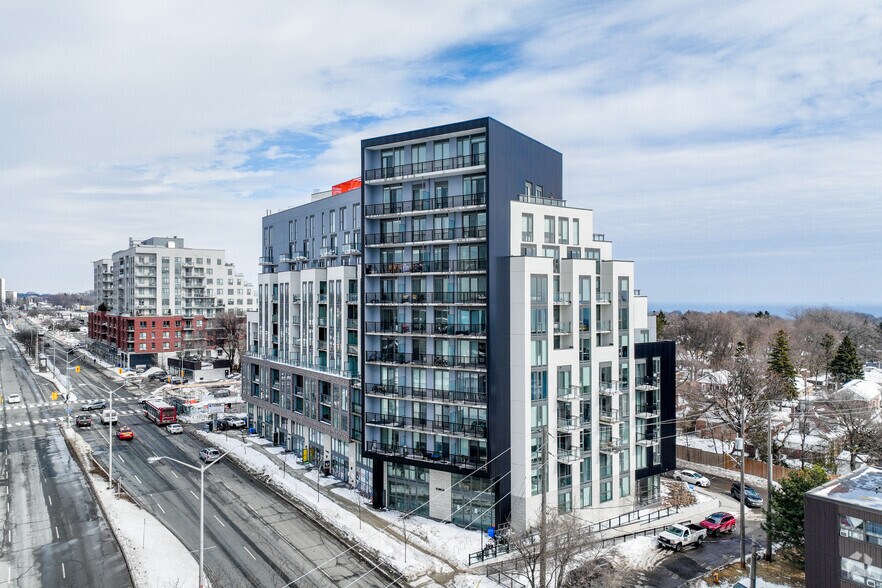 2209 Kingston Rd, Toronto, ON for lease - Primary Photo - Image 1 of 4