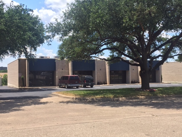 14233-14237 Proton Rd, Dallas, TX for lease - Building Photo - Image 1 of 1