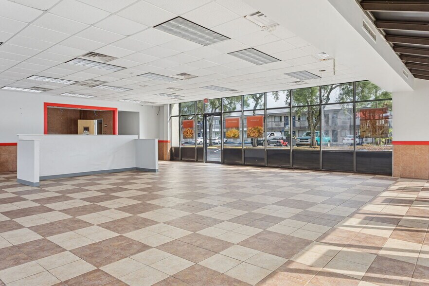 6620 E Dr Martin Luther King Jr Blvd, Tampa, FL for lease - Interior Photo - Image 3 of 26