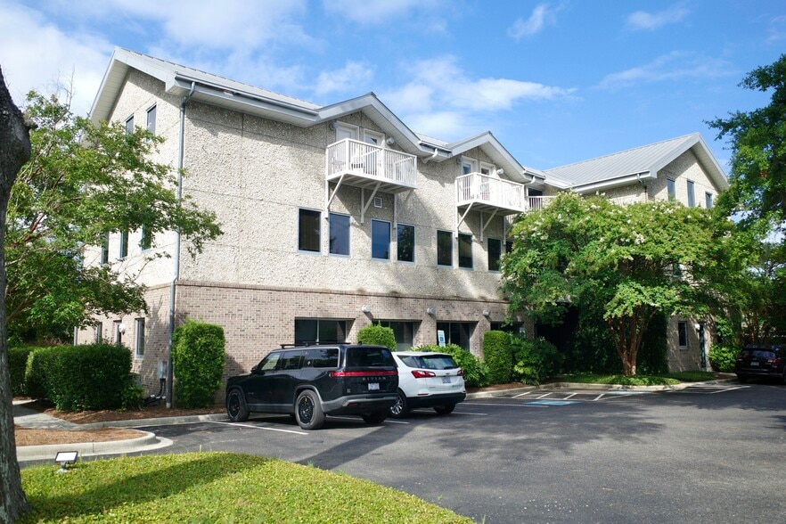 2018 Eastwood Rd, Wilmington, NC for lease - Building Photo - Image 2 of 27