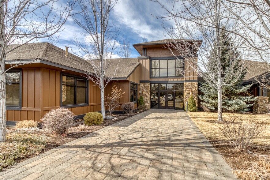 7555 Falcon Crest Dr, Redmond, OR for sale - Building Photo - Image 1 of 1