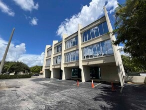 5555 Hollywood Blvd, Hollywood, FL for lease Building Photo- Image 1 of 29