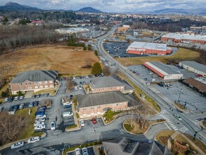 110 Chadwick Square Ct, Hendersonville, NC - AERIAL map view - Image1