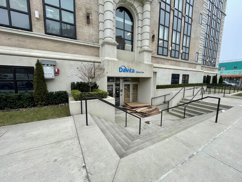 276 Blake Ave, Brooklyn, NY 11212