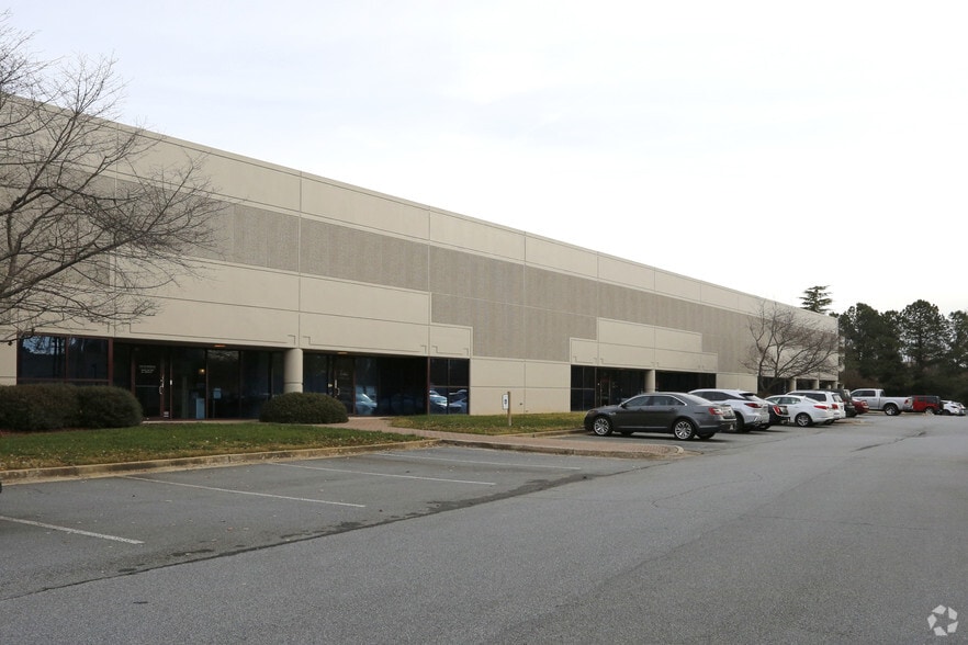 1640 Airport Rd, Kennesaw, GA for lease - Primary Photo - Image 1 of 11