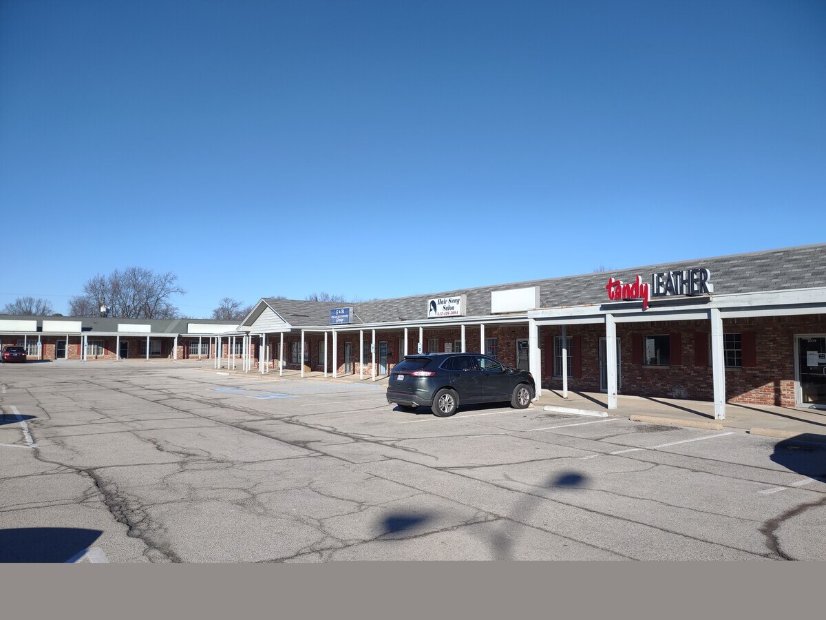 30093021 N High School Rd, Indianapolis, IN 46224