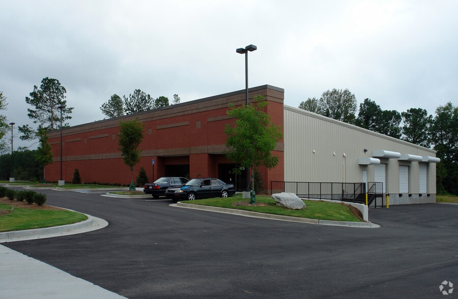 1721 Wilwat Dr, Norcross, GA for lease - Primary Photo - Image 1 of 8