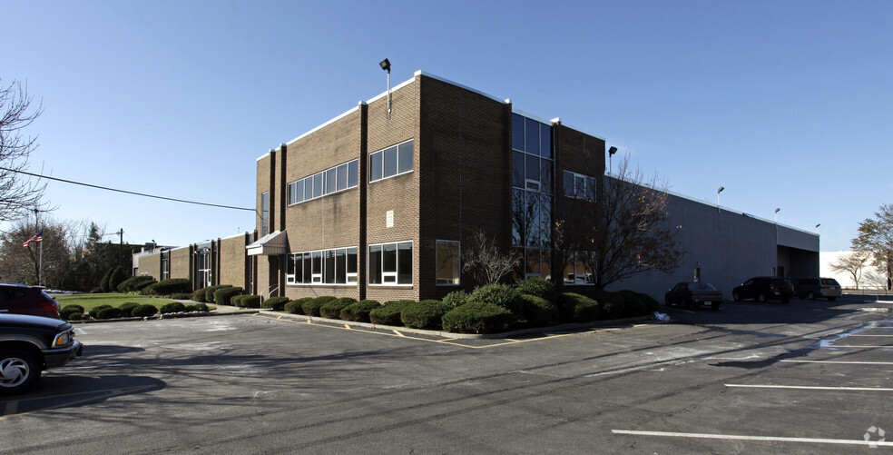 343 Murray Hill Pky, East Rutherford, NJ for lease - Building Photo - Image 2 of 4