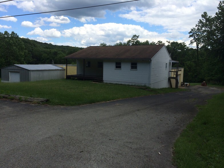 326 Longs Rd, Latrobe, PA 15650