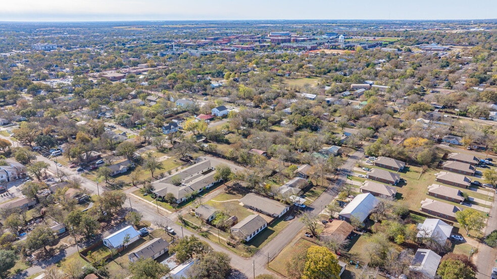 1100 N McCart St, Stephenville, TX for sale - Building Photo - Image 3 of 16