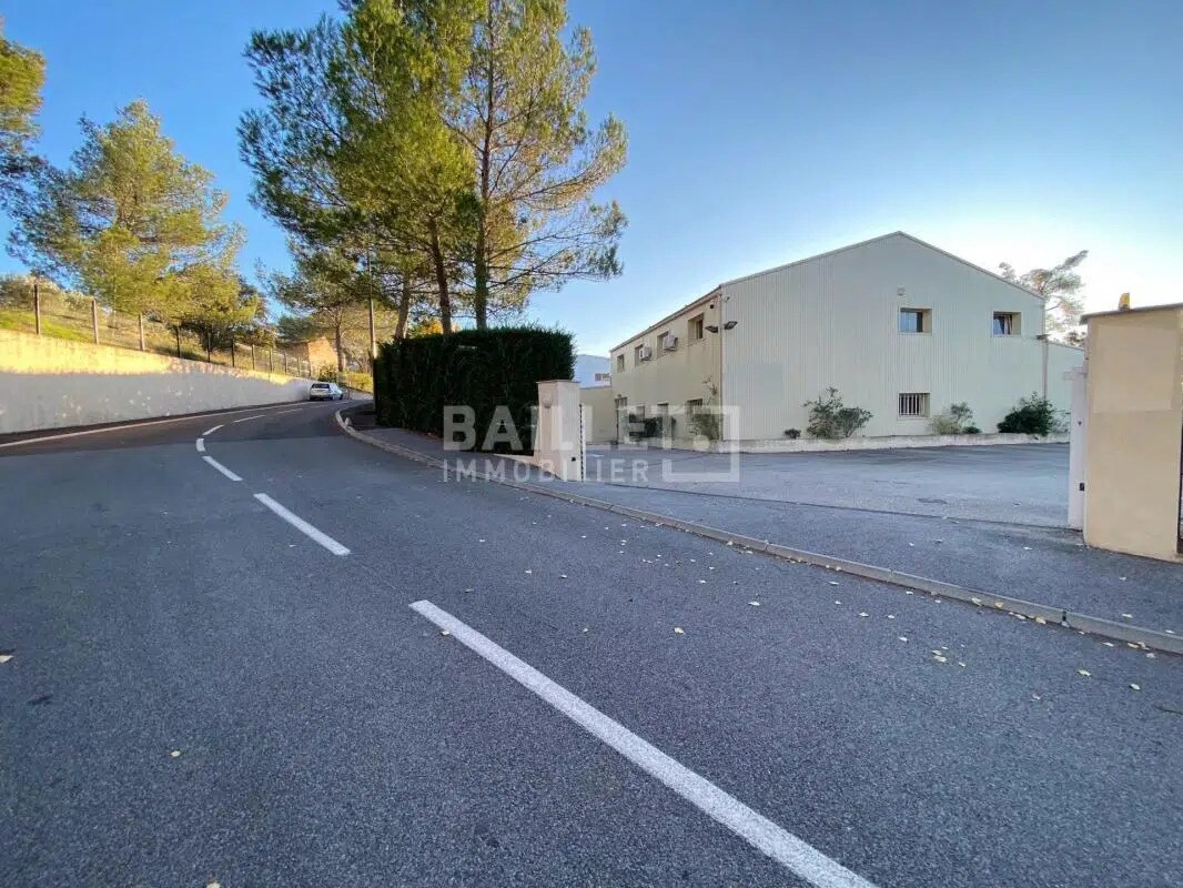 Industrial in Roquebrune-sur-Argens for sale Building Photo- Image 1 of 8