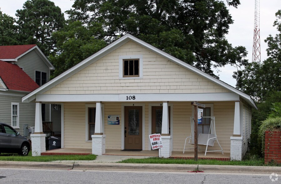 108 W Chatham St Apex Nc Property Record Loopnet Com