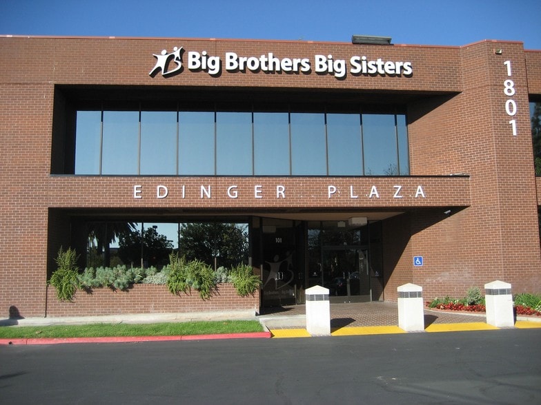 1801 E Edinger Ave, Santa Ana, CA for lease - Building Photo - Image 2 of 8