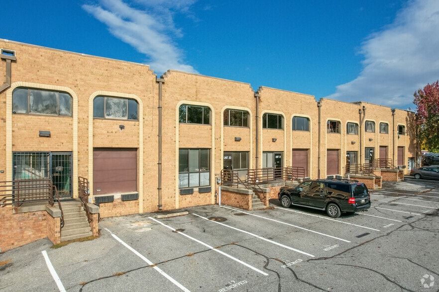 5711 Industry Ln, Frederick, MD for lease - Building Photo - Image 3 of 4