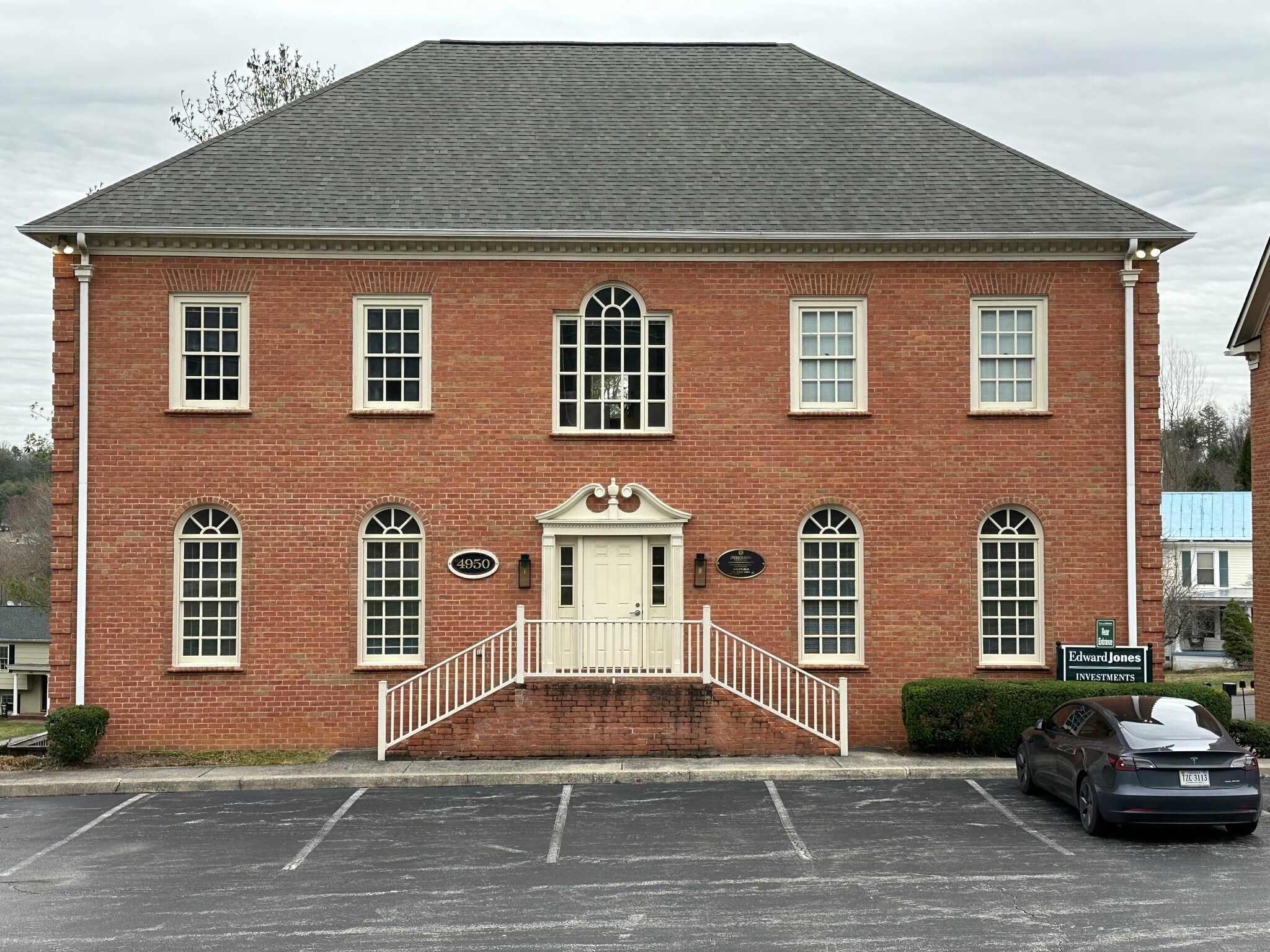 4950 Brambleton Ave, Roanoke, VA for sale Primary Photo- Image 1 of 1