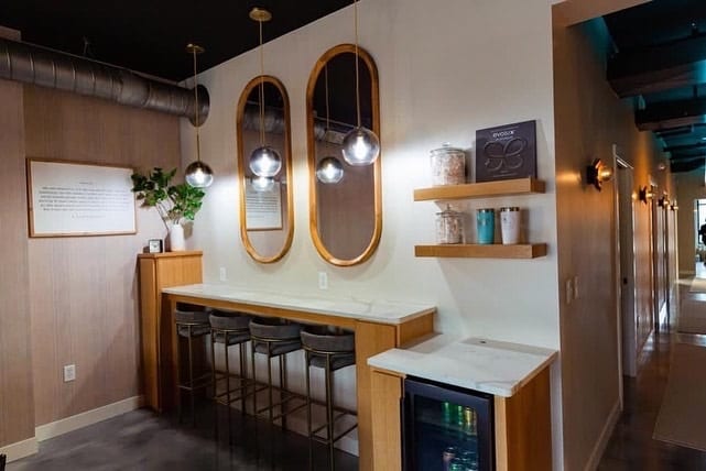 237 Belgrade Ave, Mankato, MN for sale - Building Photo - Image 2 of 18