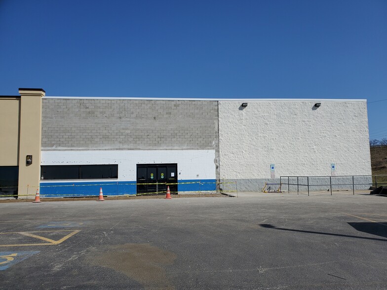 1920 Edinboro Rd, Erie, PA for lease - Building Photo - Image 2 of 2