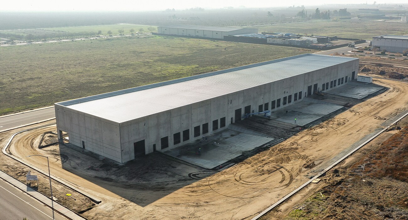 1960 Independence Dr, Madera, CA for lease Building Photo- Image 1 of 4