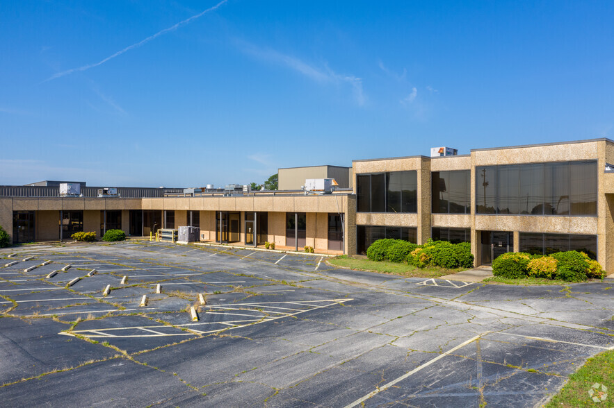 535 Macon St, Mcdonough, GA for lease - Building Photo - Image 1 of 31