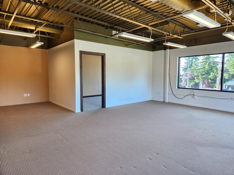 12801 NE 85th St, Kirkland, WA for lease - Building Photo - Image 3 of 10