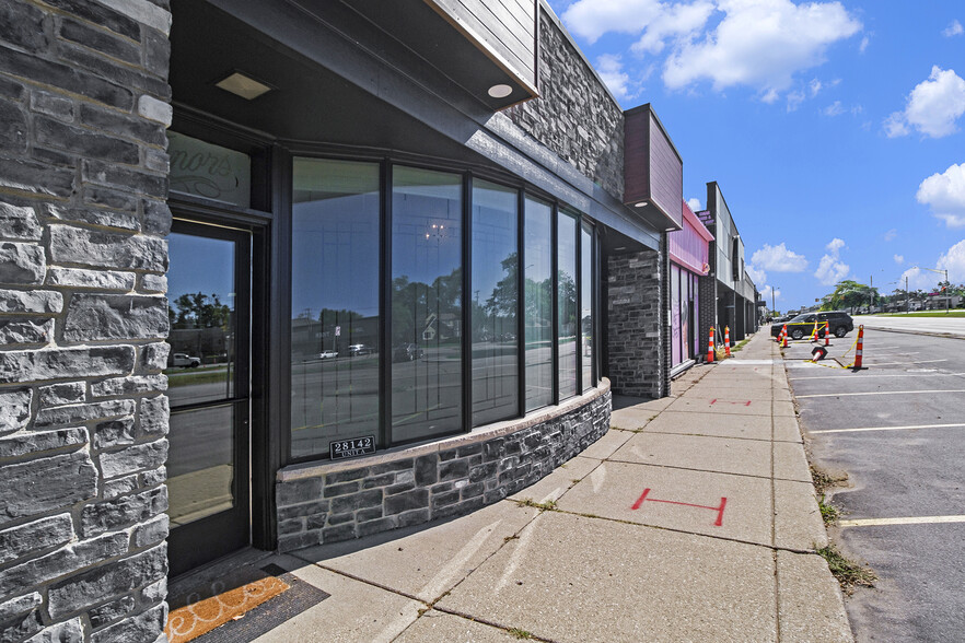 28168 Woodward Ave, Royal Oak, MI for lease - Building Photo - Image 2 of 14