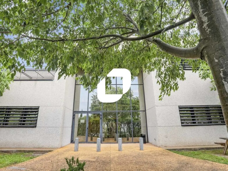 Office in Montpellier for lease - Building Photo - Image 2 of 40