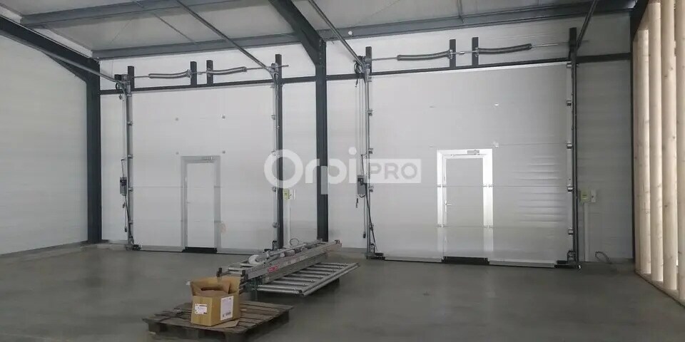 Flex in Buros for lease - Interior Photo - Image 3 of 7