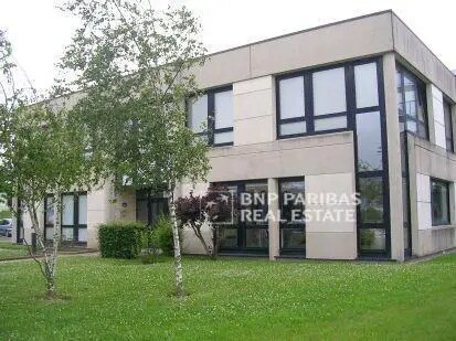 Office in Tours for lease - Building Photo - Image 1 of 4