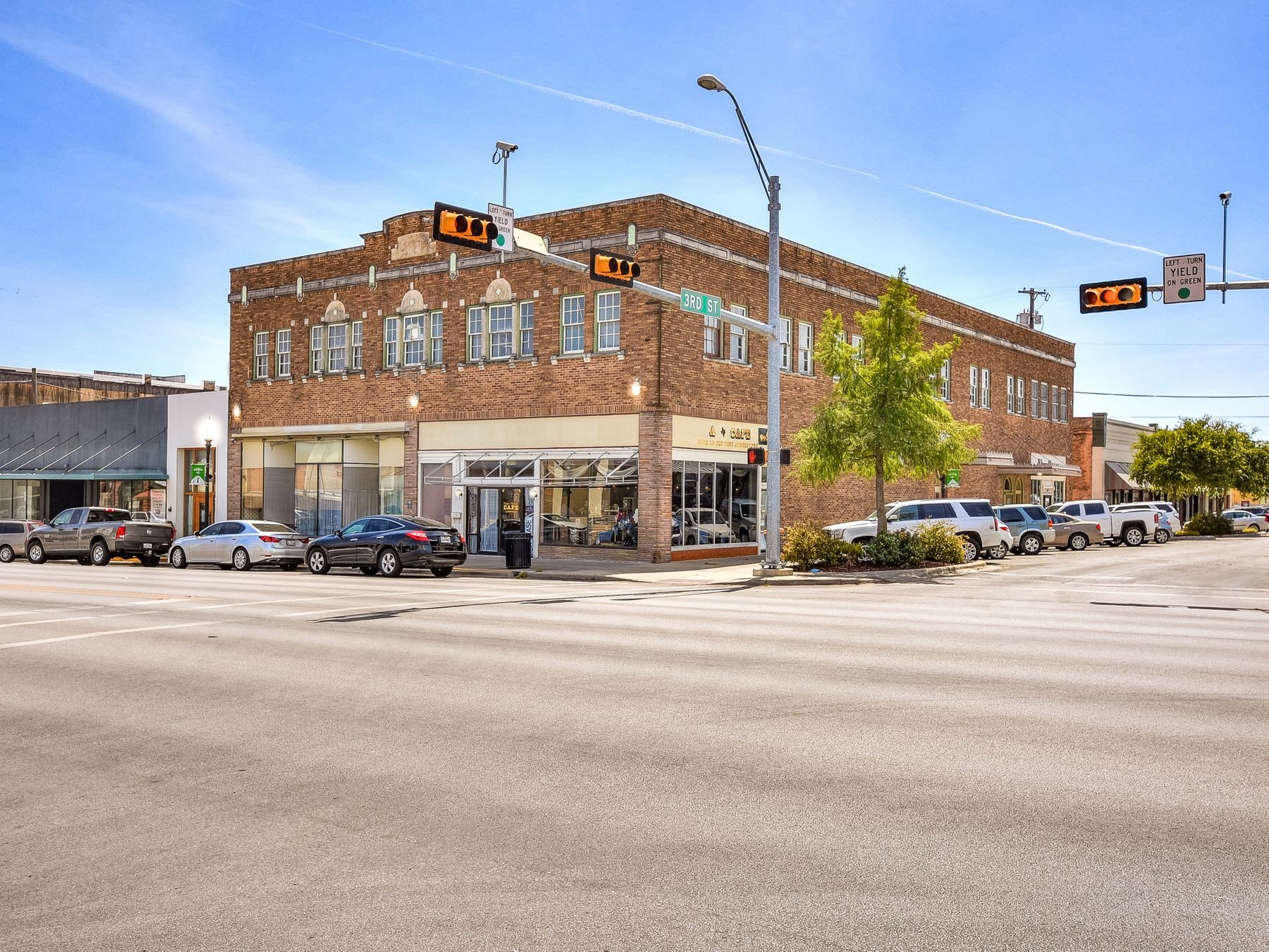 219-221 N Main St, Taylor, TX for sale Building Photo- Image 1 of 1