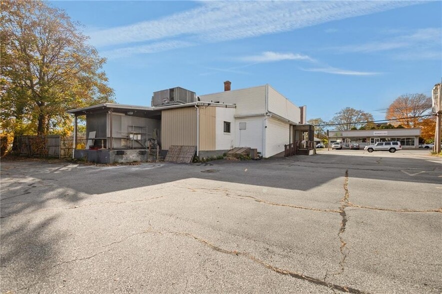 2792 Pawtucket Ave, East Providence, RI for sale - Building Photo - Image 2 of 27