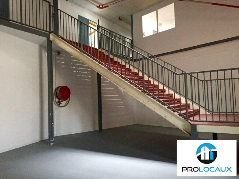 Office in Compiègne for lease - Interior Photo - Image 2 of 3