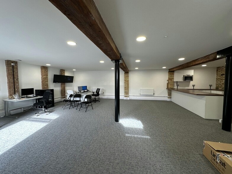 London Rd, Pampisford for lease - Interior Photo - Image 2 of 3