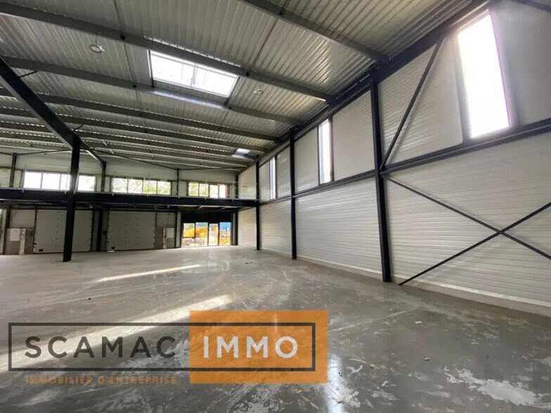 Industrial in Bondoufle for lease - Interior Photo - Image 1 of 5
