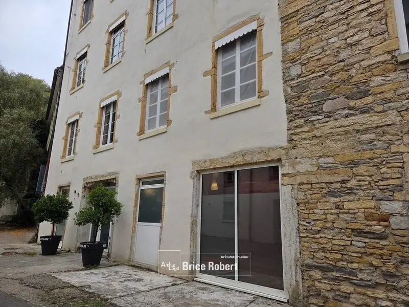 Office in Lyon for sale Building Photo- Image 1 of 11