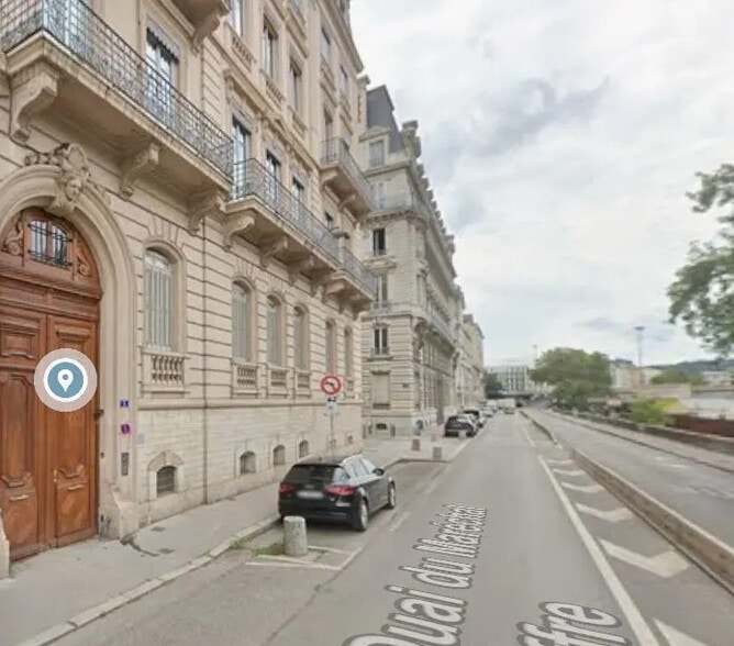 Office in Lyon for lease - Building Photo - Image 1 of 5