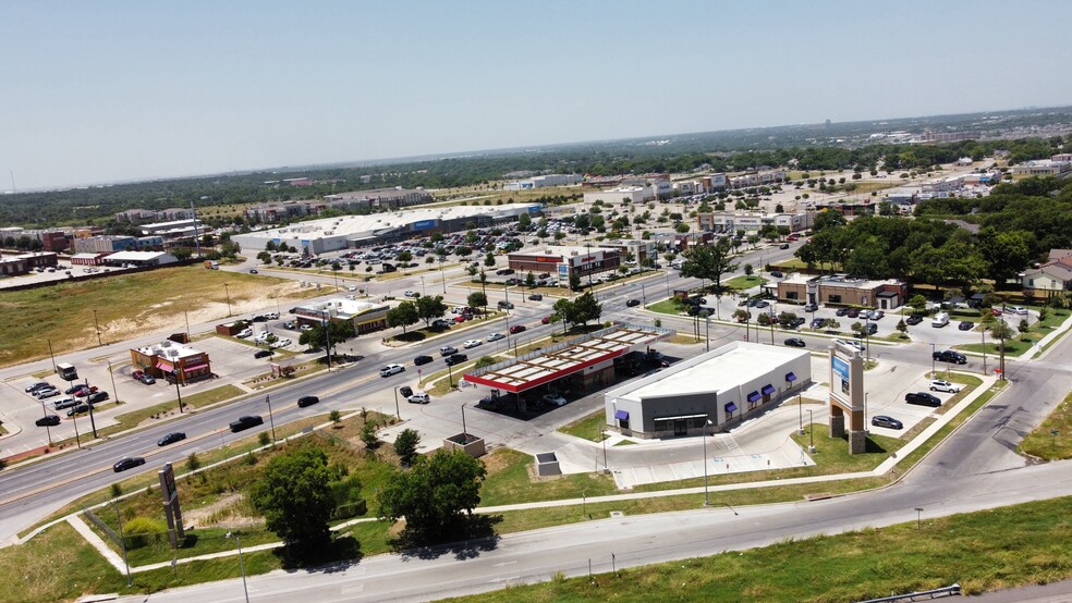 3004 Burton Ave, Fort Worth, TX for sale - Aerial - Image 1 of 6