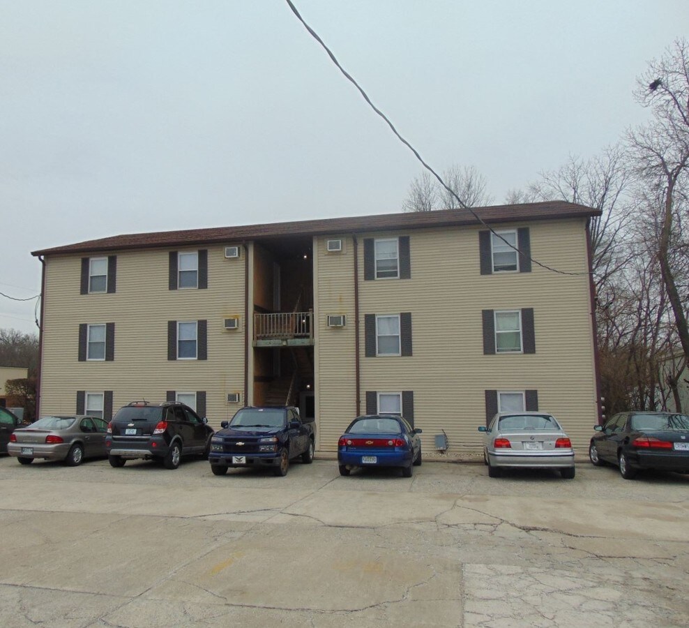 560 E Cherry St, Troy, MO 63379 Multifamily Property for Sale