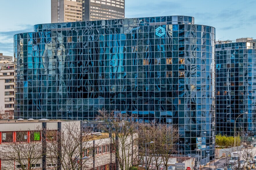 41-47 Rue Louis Blanc, Courbevoie for sale - Building Photo - Image 3 of 14