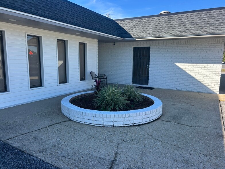 820 Highway 43, Saraland, AL for lease - Building Photo - Image 2 of 5