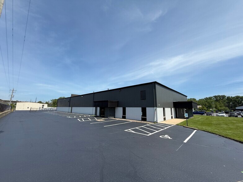 1850 Velp Ave, Howard, WI for sale - Building Photo - Image 1 of 1