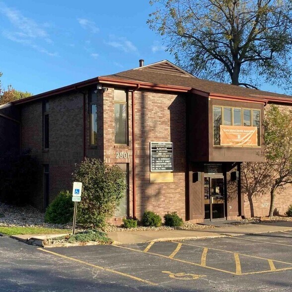 2501 24th St, Rock Island, IL for sale - Building Photo - Image 1 of 1