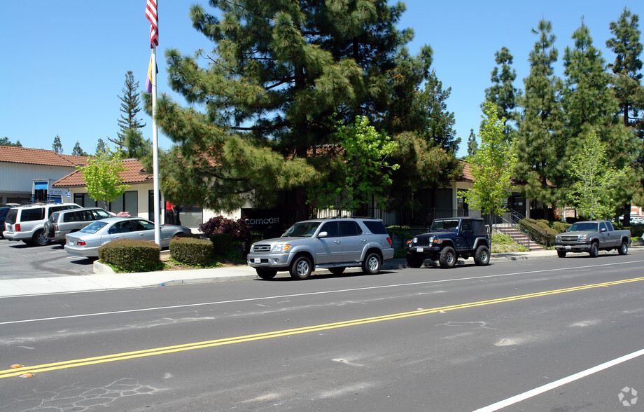 761 University Ave, Los Gatos, CA for lease - Building Photo - Image 3 of 11