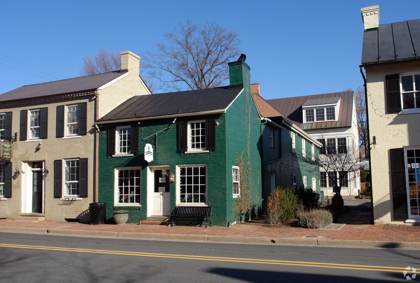 26 W Market St, Leesburg, VA 20176